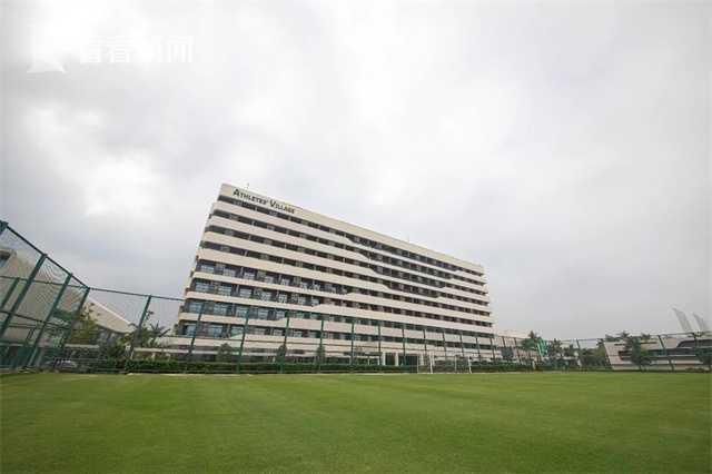 国模谢文裸体撅屁股